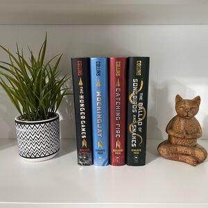 Hunger Games Series by Suzanne Collins HARDBACK set of 4 books